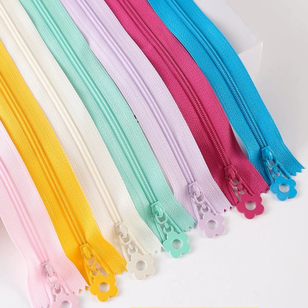 SZ032 No.3 Colorful Flower Zipper