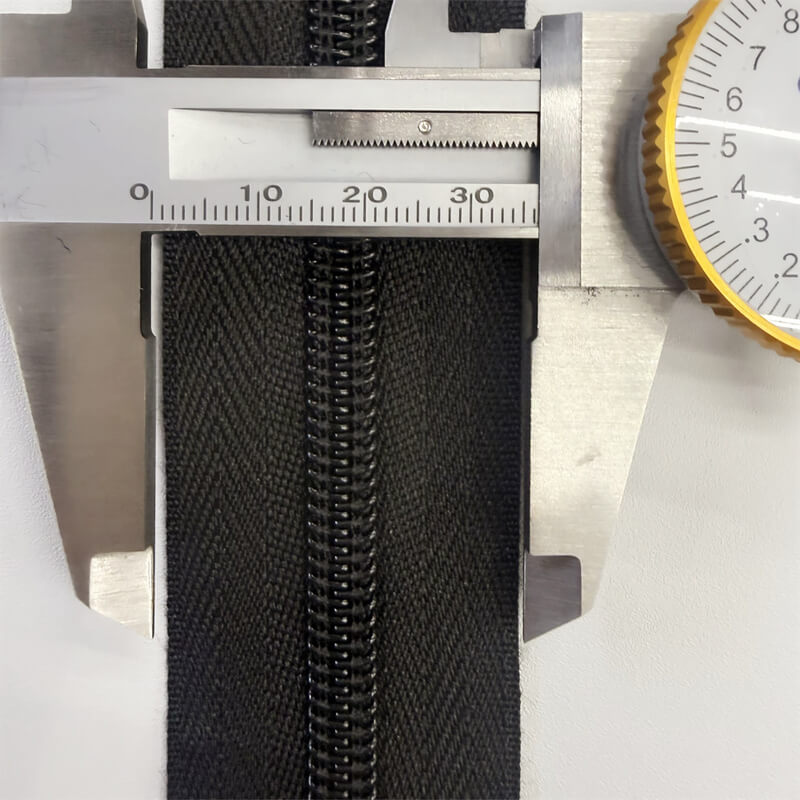Herringbone zipper tape