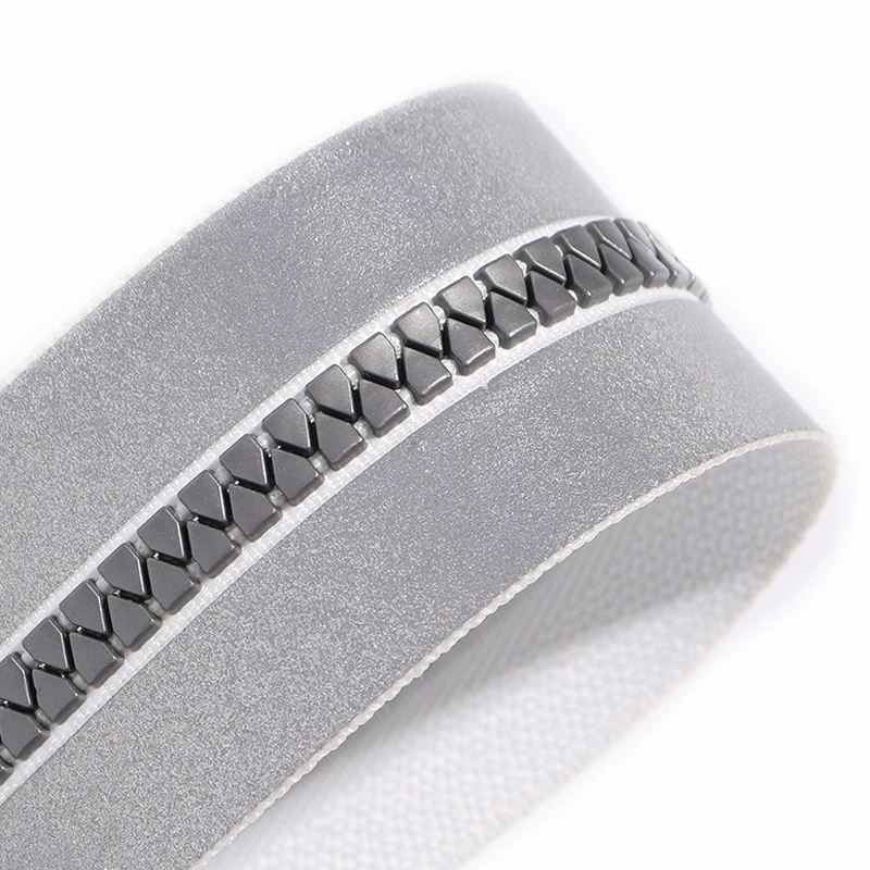 Heavy Duty 5# Separating Waterproof Plastic Zipper Reflective Coated Tape Triangle Resin Teeth Zipper for Outdoor Apparel & Cover